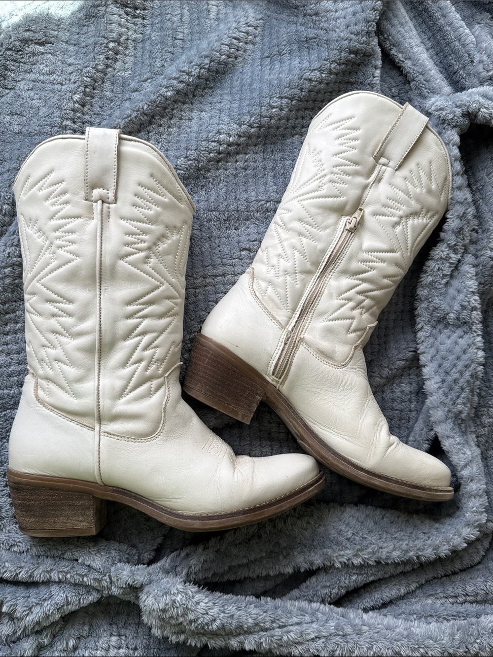 Classic White Women's Western Boots - Leather Cowboy Style